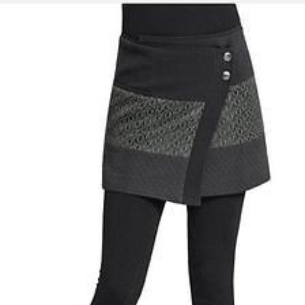 Cabi Black Swathe Wrap Look Mini Skirt, size Small